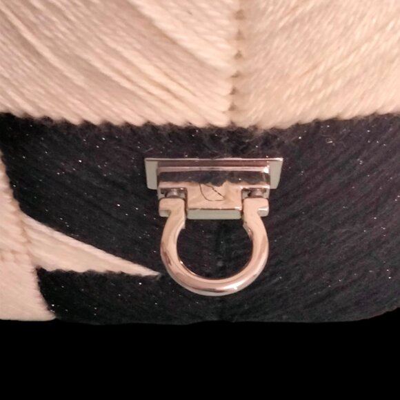 Black & Cream Canvas Handbag - Picture 3 of 7